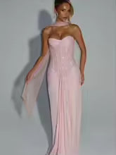 Robe moulante sans bretelles rose